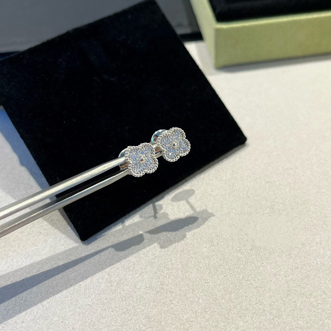 [⭐Renara]CLOVER MINI DIAMOND STUD EARRINGS