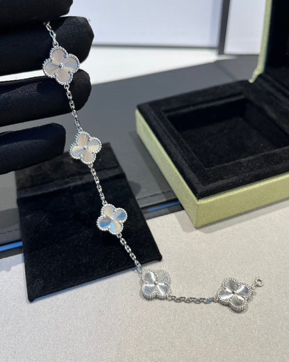 [⭐Renara] CLOVER 5 MOTIF LASER BRACELET COLLECTION