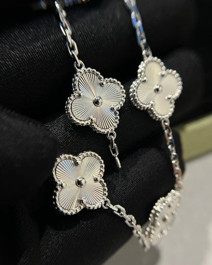 [⭐Renara] CLOVER 5 MOTIF LASER BRACELET COLLECTION